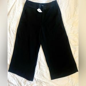 Banana Republic black crop wide legs pants 6s size. New with tag